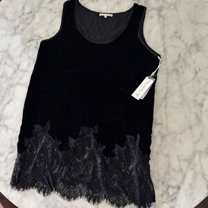 Gold Hawk Black Velvet and Lace Scoop Neck Top.  *NWT*   Small